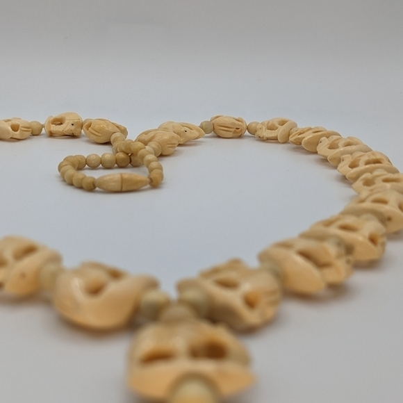 60's Bone Beaded Necklace With Elephant Carvings - Picture 3 of 10